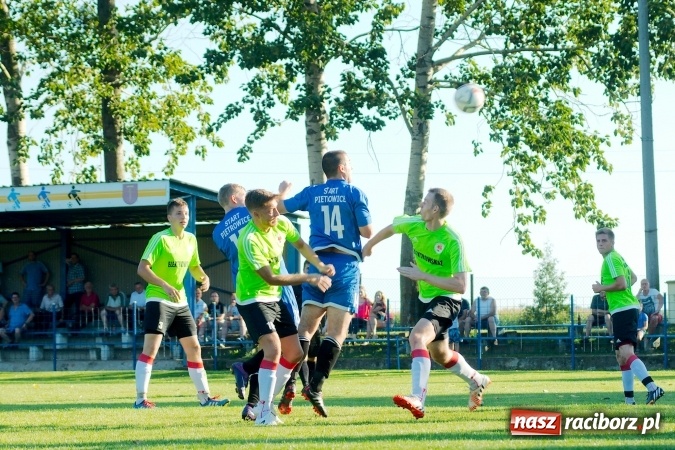 Zdjęcie w galerii na portalu naszraciborz.pl: A klasa: Nieudana pogoń Startu. Krzanowice nadal na czele wiadomości z regionu