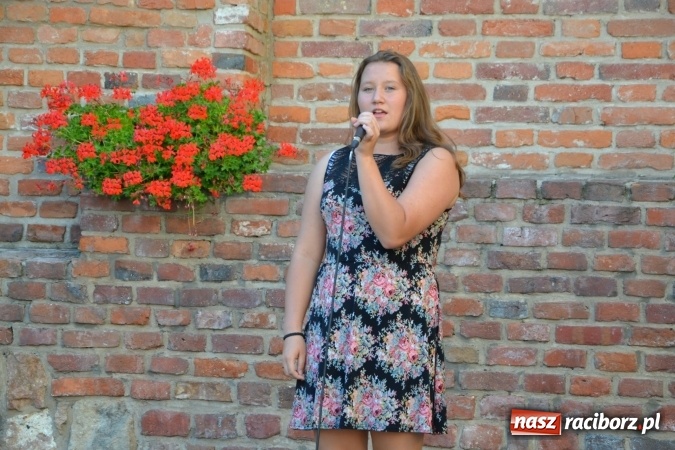 Zdjęcie w galerii na portalu naszraciborz.pl: Jontek i przyjaciele, czyli spotkanie muzyczne w ramach cyklu Piosenki na Zamku czar... wiadomości z regionu