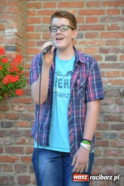 Zdjęcie w galerii na portalu naszraciborz.pl: Jontek i przyjaciele, czyli spotkanie muzyczne w ramach cyklu Piosenki na Zamku czar... wiadomości z regionu