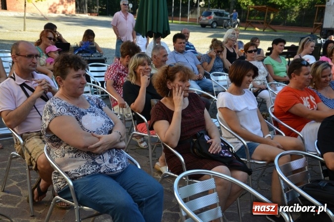 Zdjęcie w galerii na portalu naszraciborz.pl: Jontek i przyjaciele, czyli spotkanie muzyczne w ramach cyklu Piosenki na Zamku czar... wiadomości z regionu