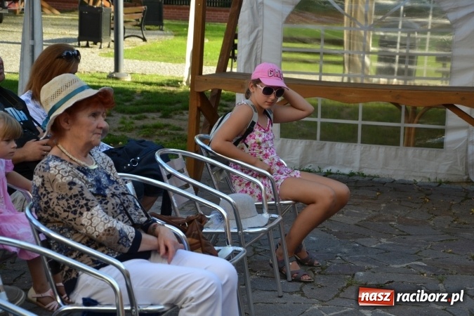 Zdjęcie w galerii na portalu naszraciborz.pl: Jontek i przyjaciele, czyli spotkanie muzyczne w ramach cyklu Piosenki na Zamku czar... wiadomości z regionu