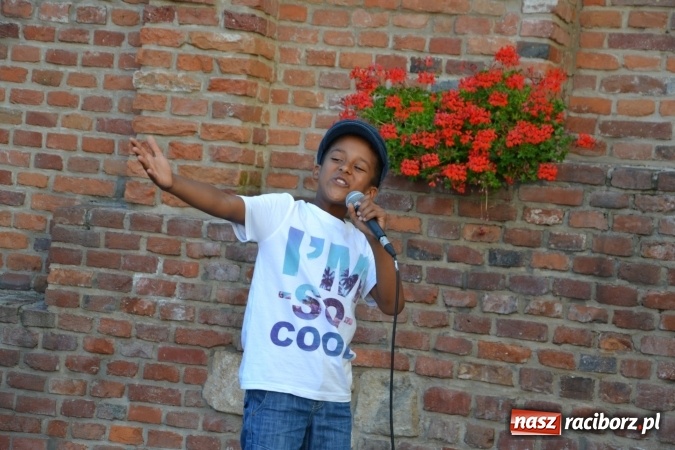 Zdjęcie w galerii na portalu naszraciborz.pl: Jontek i przyjaciele, czyli spotkanie muzyczne w ramach cyklu Piosenki na Zamku czar... wiadomości z regionu