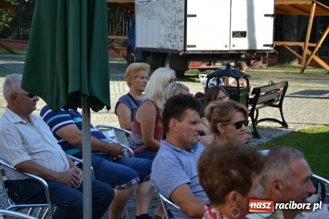 Zdjęcie w galerii na portalu naszraciborz.pl: Jontek i przyjaciele, czyli spotkanie muzyczne w ramach cyklu Piosenki na Zamku czar... wiadomości z regionu