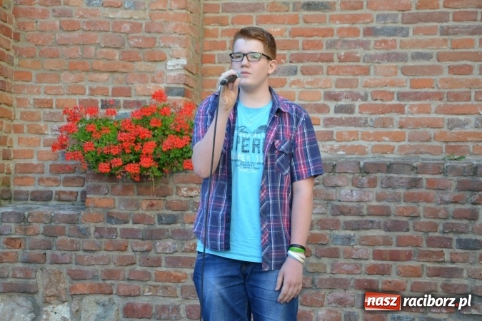 Zdjęcie w galerii na portalu naszraciborz.pl: Jontek i przyjaciele, czyli spotkanie muzyczne w ramach cyklu Piosenki na Zamku czar... wiadomości z regionu