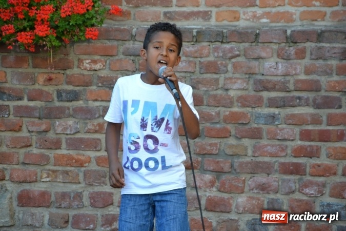 Zdjęcie w galerii na portalu naszraciborz.pl: Jontek i przyjaciele, czyli spotkanie muzyczne w ramach cyklu Piosenki na Zamku czar... wiadomości z regionu