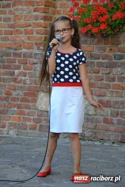 Zdjęcie w galerii na portalu naszraciborz.pl: Jontek i przyjaciele, czyli spotkanie muzyczne w ramach cyklu Piosenki na Zamku czar... wiadomości z regionu