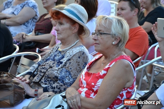 Zdjęcie w galerii na portalu naszraciborz.pl: Jontek i przyjaciele, czyli spotkanie muzyczne w ramach cyklu Piosenki na Zamku czar... wiadomości z regionu