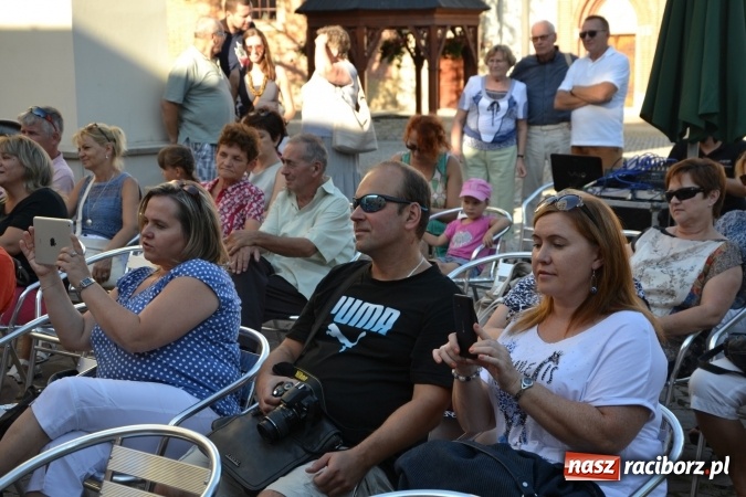 Zdjęcie w galerii na portalu naszraciborz.pl: Jontek i przyjaciele, czyli spotkanie muzyczne w ramach cyklu Piosenki na Zamku czar... wiadomości z regionu