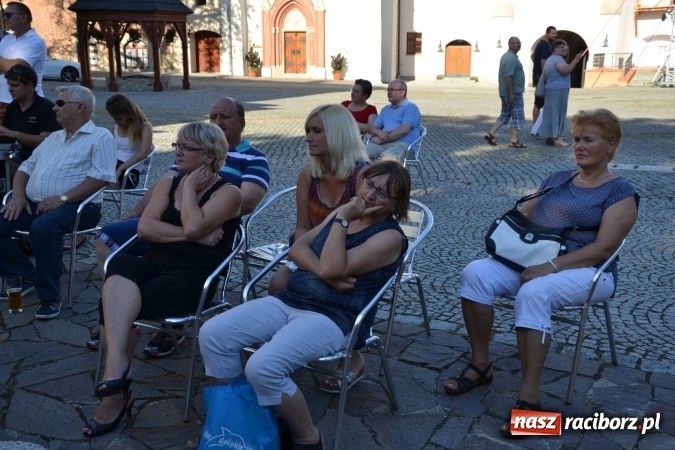 Zdjęcie w galerii na portalu naszraciborz.pl: Jontek i przyjaciele, czyli spotkanie muzyczne w ramach cyklu Piosenki na Zamku czar... wiadomości z regionu