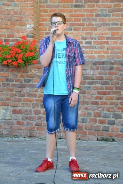 Zdjęcie w galerii na portalu naszraciborz.pl: Jontek i przyjaciele, czyli spotkanie muzyczne w ramach cyklu Piosenki na Zamku czar... wiadomości z regionu