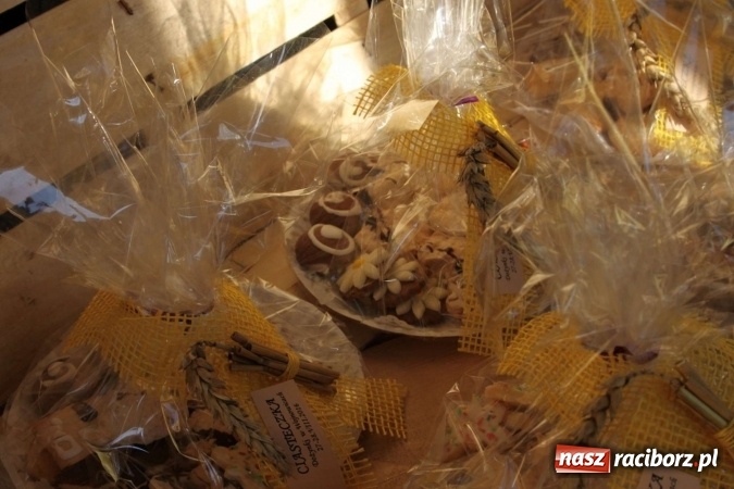 Zdjęcie w galerii na portalu naszraciborz.pl: Street workout atrakcją pierwszego dnia festynu w Wojnowicach wiadomości z regionu