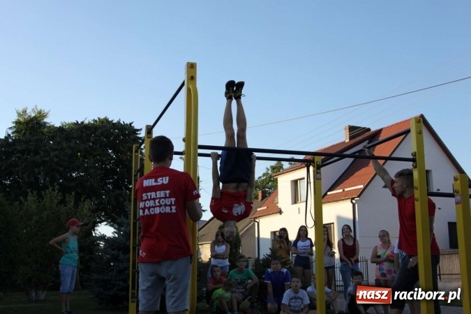 Zdjęcie w galerii na portalu naszraciborz.pl: Street workout atrakcją pierwszego dnia festynu w Wojnowicach wiadomości z regionu