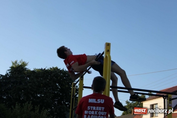 Zdjęcie w galerii na portalu naszraciborz.pl: Street workout atrakcją pierwszego dnia festynu w Wojnowicach wiadomości z regionu