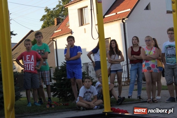 Zdjęcie w galerii na portalu naszraciborz.pl: Street workout atrakcją pierwszego dnia festynu w Wojnowicach wiadomości z regionu