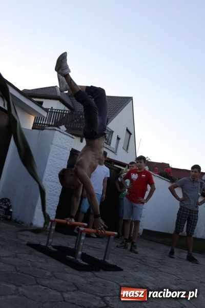 Zdjęcie w galerii na portalu naszraciborz.pl: Street workout atrakcją pierwszego dnia festynu w Wojnowicach wiadomości z regionu