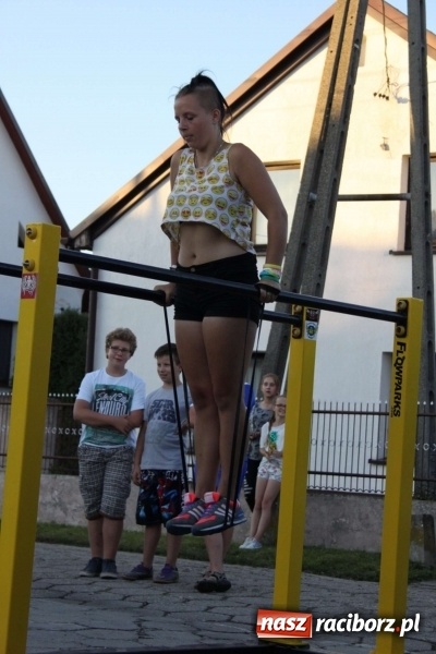 Zdjęcie w galerii na portalu naszraciborz.pl: Street workout atrakcją pierwszego dnia festynu w Wojnowicach wiadomości z regionu