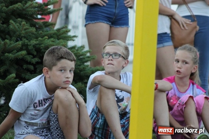 Zdjęcie w galerii na portalu naszraciborz.pl: Street workout atrakcją pierwszego dnia festynu w Wojnowicach wiadomości z regionu