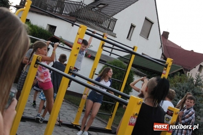 Zdjęcie w galerii na portalu naszraciborz.pl: Street workout atrakcją pierwszego dnia festynu w Wojnowicach wiadomości z regionu