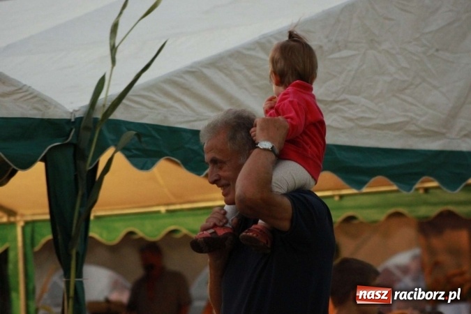 Zdjęcie w galerii na portalu naszraciborz.pl: Street workout atrakcją pierwszego dnia festynu w Wojnowicach wiadomości z regionu