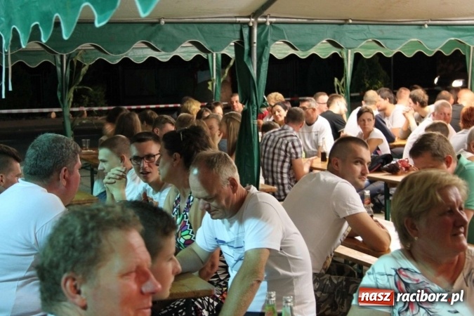 Zdjęcie w galerii na portalu naszraciborz.pl: Street workout atrakcją pierwszego dnia festynu w Wojnowicach wiadomości z regionu