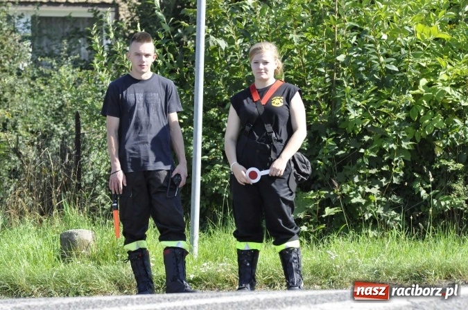 Zdjęcie w galerii na portalu naszraciborz.pl: Dożynki 2016. Z Krowiarek do Amandowa. Dożynkowy korowód jedzie aż godzinę wiadomości z regionu