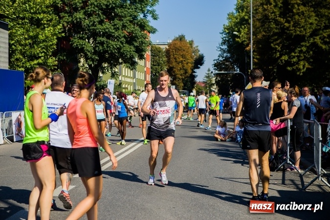 Zdjęcie w galerii na portalu naszraciborz.pl: II Rafako Półmaraton Racibórz. Trzy miejsca na podium dla Kenijczyków i rekord trasy wiadomości z regionu