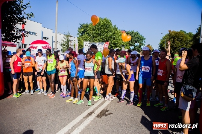 Zdjęcie w galerii na portalu naszraciborz.pl: II Rafako Półmaraton Racibórz. Trzy miejsca na podium dla Kenijczyków i rekord trasy wiadomości z regionu