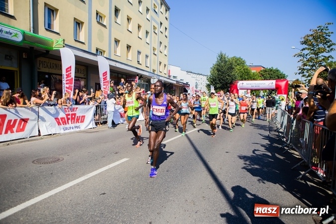 Zdjęcie w galerii na portalu naszraciborz.pl: II Rafako Półmaraton Racibórz. Trzy miejsca na podium dla Kenijczyków i rekord trasy wiadomości z regionu
