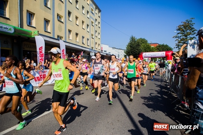 Zdjęcie w galerii na portalu naszraciborz.pl: II Rafako Półmaraton Racibórz. Trzy miejsca na podium dla Kenijczyków i rekord trasy wiadomości z regionu