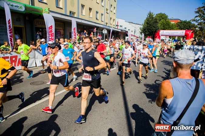 Zdjęcie w galerii na portalu naszraciborz.pl: II Rafako Półmaraton Racibórz. Trzy miejsca na podium dla Kenijczyków i rekord trasy wiadomości z regionu