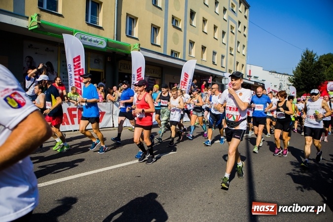 Zdjęcie w galerii na portalu naszraciborz.pl: II Rafako Półmaraton Racibórz. Trzy miejsca na podium dla Kenijczyków i rekord trasy wiadomości z regionu
