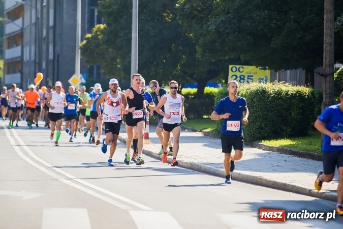 Zdjęcie w galerii na portalu naszraciborz.pl: II Rafako Półmaraton Racibórz. Trzy miejsca na podium dla Kenijczyków i rekord trasy wiadomości z regionu