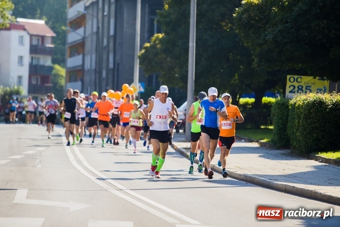 Zdjęcie w galerii na portalu naszraciborz.pl: II Rafako Półmaraton Racibórz. Trzy miejsca na podium dla Kenijczyków i rekord trasy wiadomości z regionu