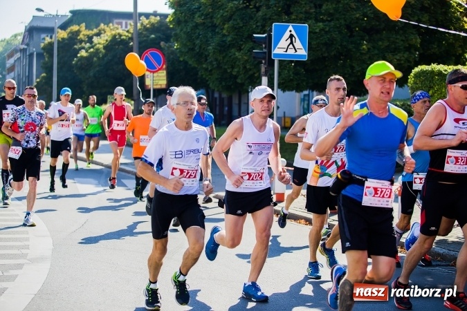 Zdjęcie w galerii na portalu naszraciborz.pl: II Rafako Półmaraton Racibórz. Trzy miejsca na podium dla Kenijczyków i rekord trasy wiadomości z regionu