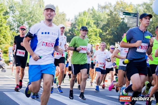 Zdjęcie w galerii na portalu naszraciborz.pl: II Rafako Półmaraton Racibórz. Trzy miejsca na podium dla Kenijczyków i rekord trasy wiadomości z regionu