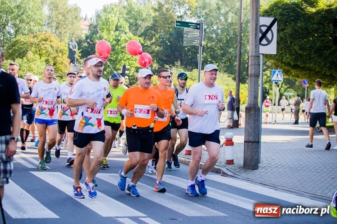 Zdjęcie w galerii na portalu naszraciborz.pl: II Rafako Półmaraton Racibórz. Trzy miejsca na podium dla Kenijczyków i rekord trasy wiadomości z regionu