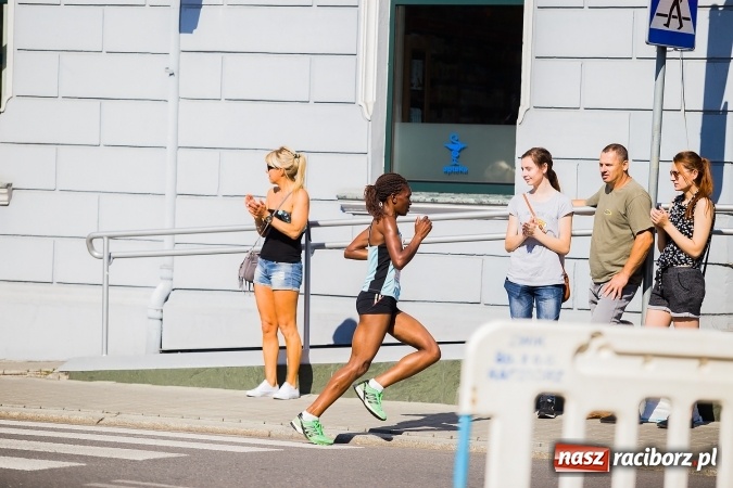Zdjęcie w galerii na portalu naszraciborz.pl: II Rafako Półmaraton Racibórz. Trzy miejsca na podium dla Kenijczyków i rekord trasy wiadomości z regionu