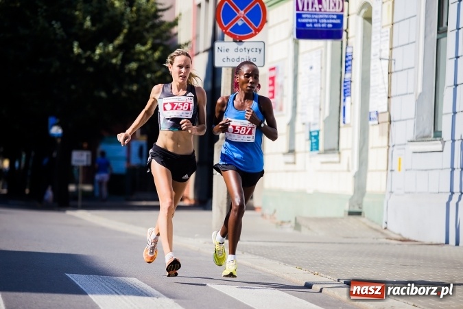 Zdjęcie w galerii na portalu naszraciborz.pl: II Rafako Półmaraton Racibórz. Trzy miejsca na podium dla Kenijczyków i rekord trasy wiadomości z regionu