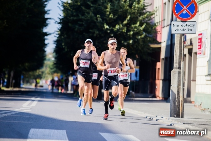 Zdjęcie w galerii na portalu naszraciborz.pl: II Rafako Półmaraton Racibórz. Trzy miejsca na podium dla Kenijczyków i rekord trasy wiadomości z regionu