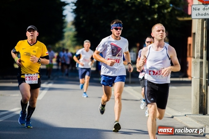 Zdjęcie w galerii na portalu naszraciborz.pl: II Rafako Półmaraton Racibórz. Trzy miejsca na podium dla Kenijczyków i rekord trasy wiadomości z regionu