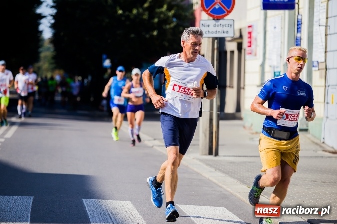 Zdjęcie w galerii na portalu naszraciborz.pl: II Rafako Półmaraton Racibórz. Trzy miejsca na podium dla Kenijczyków i rekord trasy wiadomości z regionu