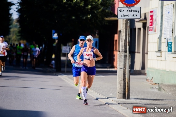 Zdjęcie w galerii na portalu naszraciborz.pl: II Rafako Półmaraton Racibórz. Trzy miejsca na podium dla Kenijczyków i rekord trasy wiadomości z regionu