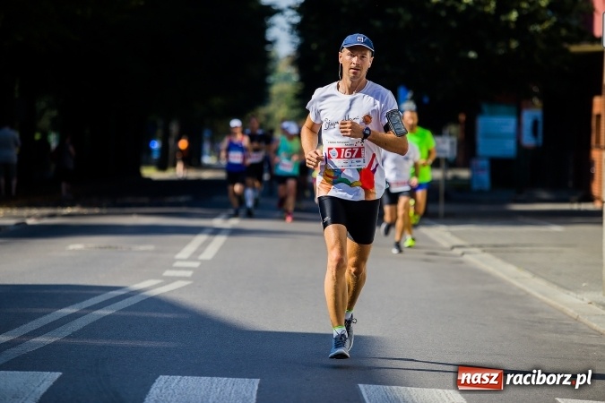 Zdjęcie w galerii na portalu naszraciborz.pl: II Rafako Półmaraton Racibórz. Trzy miejsca na podium dla Kenijczyków i rekord trasy wiadomości z regionu