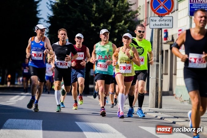 Zdjęcie w galerii na portalu naszraciborz.pl: II Rafako Półmaraton Racibórz. Trzy miejsca na podium dla Kenijczyków i rekord trasy wiadomości z regionu