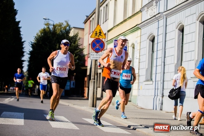 Zdjęcie w galerii na portalu naszraciborz.pl: II Rafako Półmaraton Racibórz. Trzy miejsca na podium dla Kenijczyków i rekord trasy wiadomości z regionu