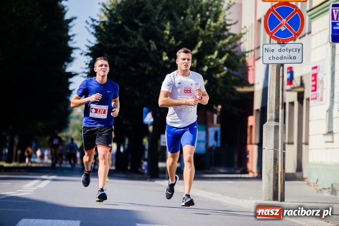 Zdjęcie w galerii na portalu naszraciborz.pl: II Rafako Półmaraton Racibórz. Trzy miejsca na podium dla Kenijczyków i rekord trasy wiadomości z regionu
