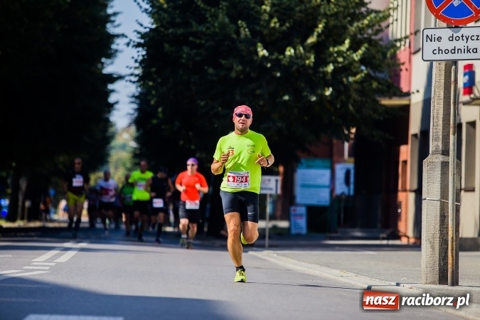 Zdjęcie w galerii na portalu naszraciborz.pl: II Rafako Półmaraton Racibórz. Trzy miejsca na podium dla Kenijczyków i rekord trasy wiadomości z regionu