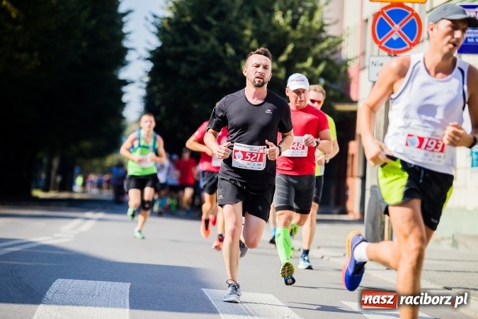 Zdjęcie w galerii na portalu naszraciborz.pl: II Rafako Półmaraton Racibórz. Trzy miejsca na podium dla Kenijczyków i rekord trasy wiadomości z regionu