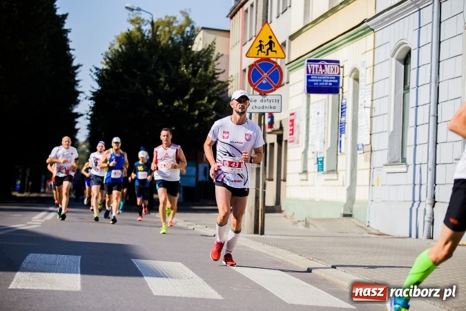 Zdjęcie w galerii na portalu naszraciborz.pl: II Rafako Półmaraton Racibórz. Trzy miejsca na podium dla Kenijczyków i rekord trasy wiadomości z regionu