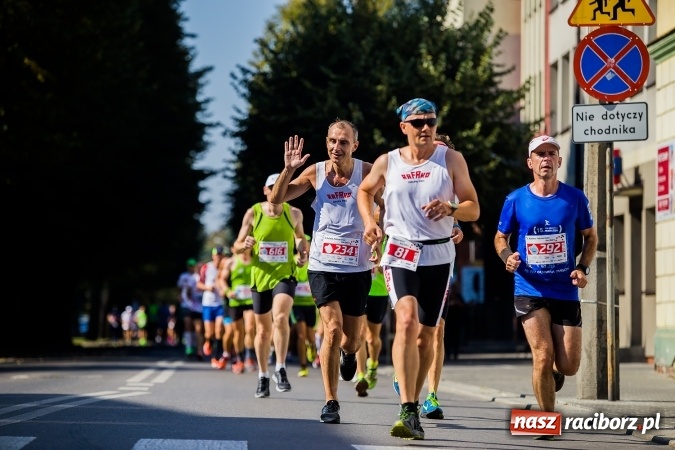 Zdjęcie w galerii na portalu naszraciborz.pl: II Rafako Półmaraton Racibórz. Trzy miejsca na podium dla Kenijczyków i rekord trasy wiadomości z regionu